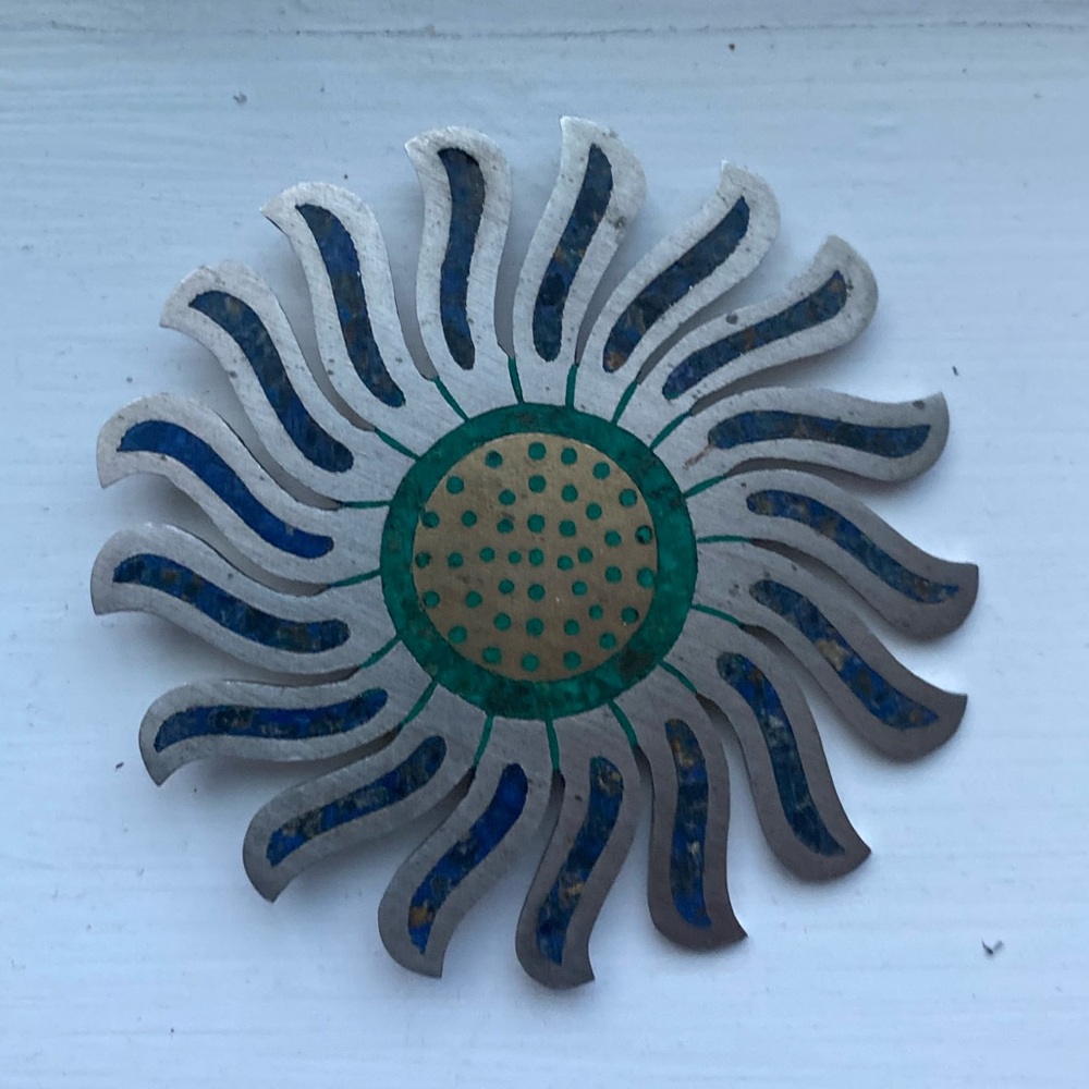 Taxco Mexico Vintage Brooch Pin Or Pendant, Round
Green and Blue Stone Brass Mid
